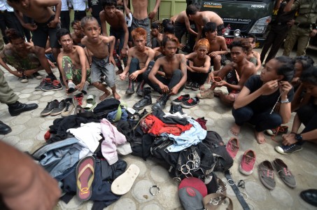 FOTO Anak Punk Dirazia di Jambi FOTO Anak Punk Dirazia di Jambi
